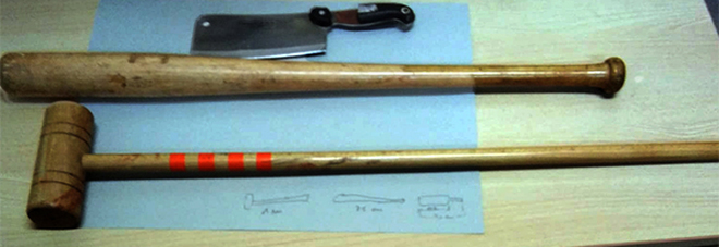 Sherr mes shqiptarëve me sëpata e shkopinj