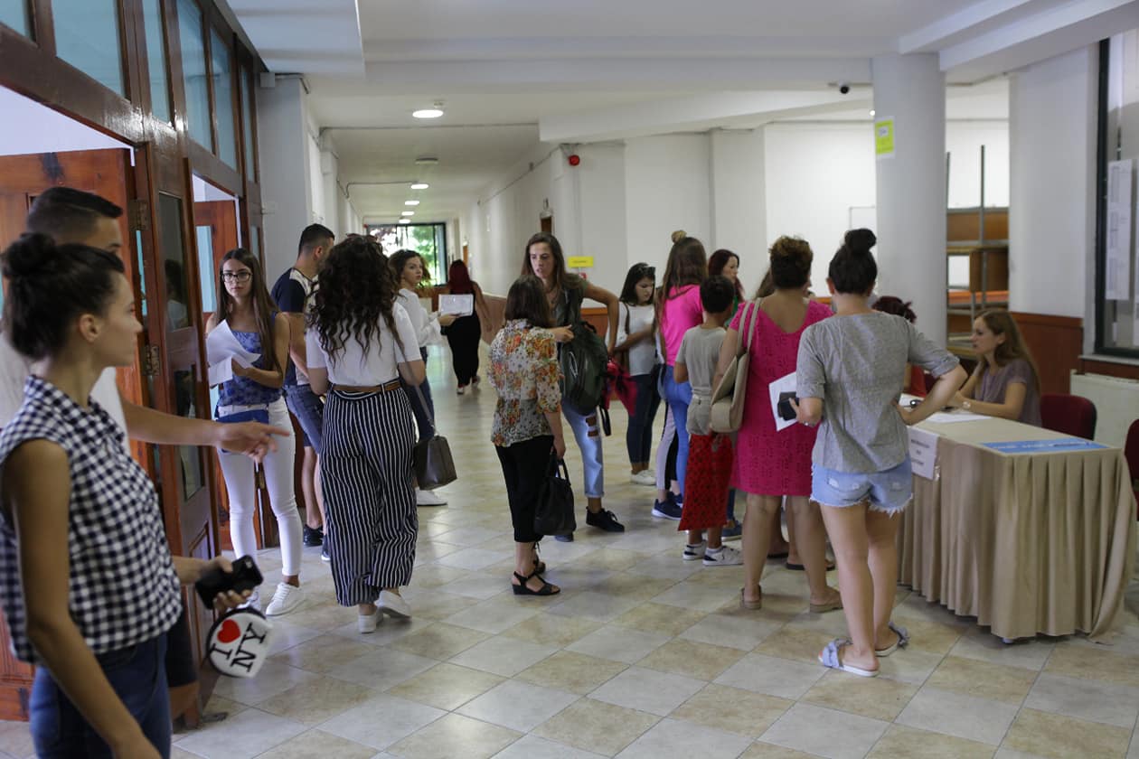 Regjistrimet në UAMD edhe gjatë fundjavës, ja këshillat për maturantët