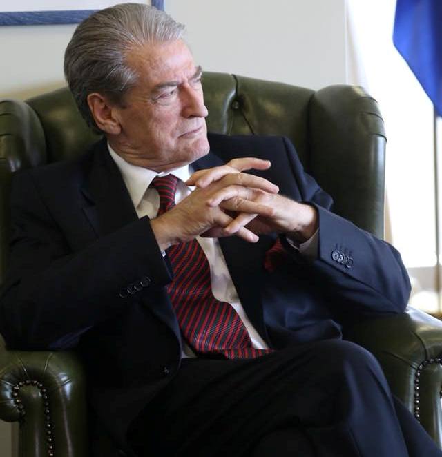 Denoncimi/ Cili është vrasësi me pagesë i lidhur me zyrtarë të lartë (EMRI)