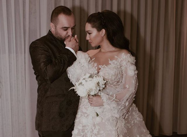 Jona Spahiu publikon videon e ardhjes në jetë të djalit, zbulon dhe emrin e tij