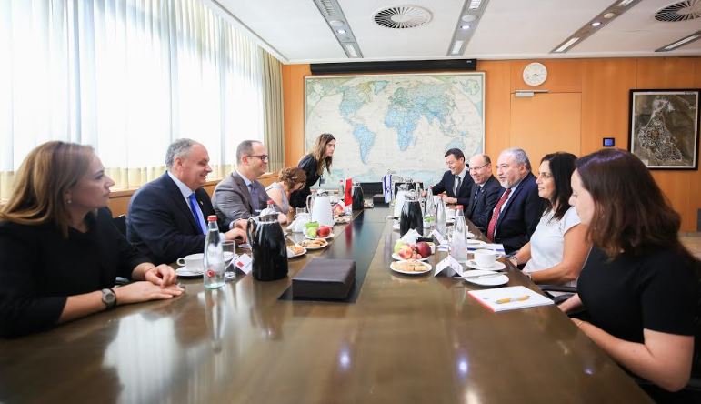 Bushati: Lufta ndaj terrorizmit nuk duhet të ndihet e dekurajuar