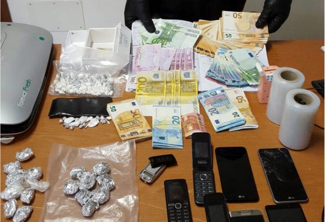 Arrestohet shqiptari, kapet me kokainë dhe 16 mijë euro