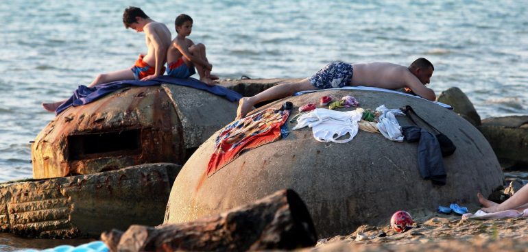 Media gjermane: Përshëndetje nga vendi i bunkerëve, Shqipëria