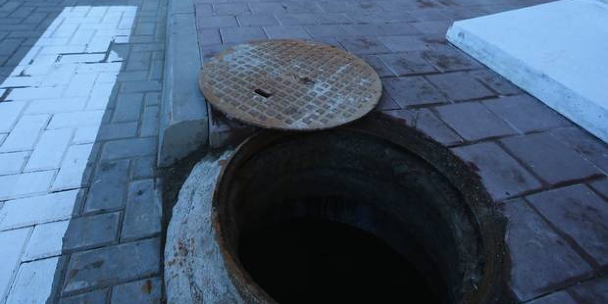 Durrës, 23-vjeçarja kujdesej për fëmijën, por i bie në pusetë