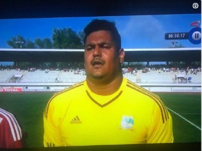 U aktivizua titullar kundër Nigerisë, një portier i shëndoshë bën xhiron e internetit