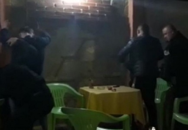 Armë, kokainë e shkop gome në lokal, arrestohet një person (EMRI)