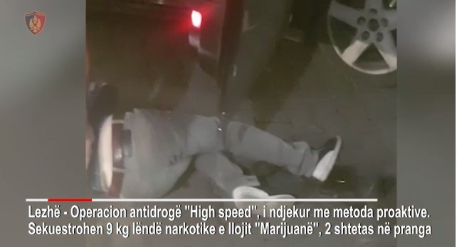 EMRAT/ Arrestohen dy të rinj nga Durrësi, u kapën me drogë (VIDEO)