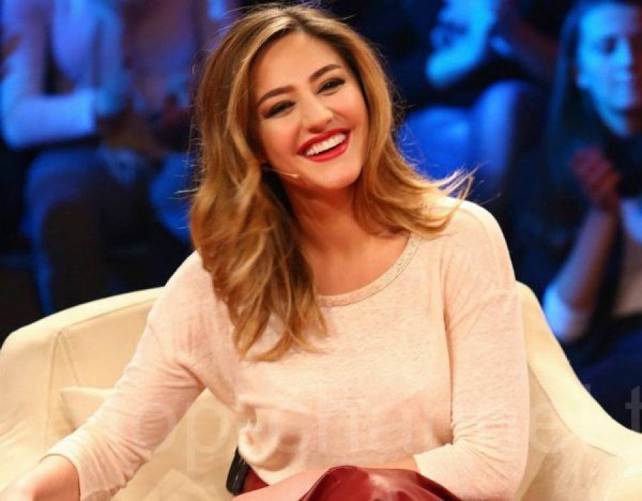 Bieta Sulo zbulon studion e emisionit të pasdites (FOTO)