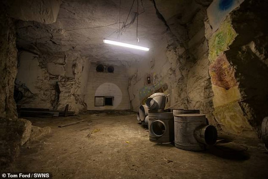 EMRAT/ Një shpellë plot me kanabis, dy shqiptarë në pranga (FOTO)