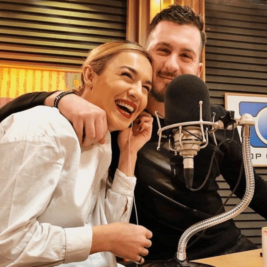 Moderatorja e “Top Channel” kërkon publikisht rritje rroge (FOTO)