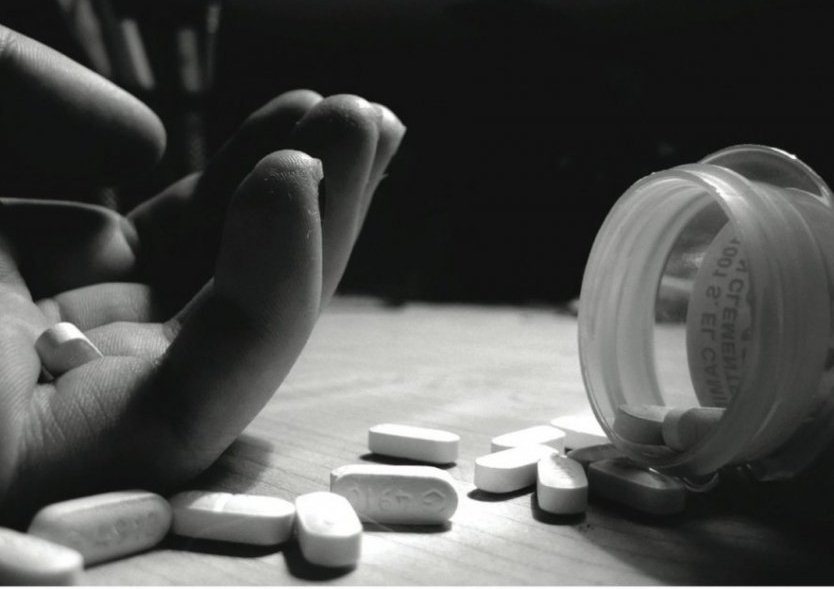 Vetëhelmohet i moshuari në Durrës, rëndë në spital