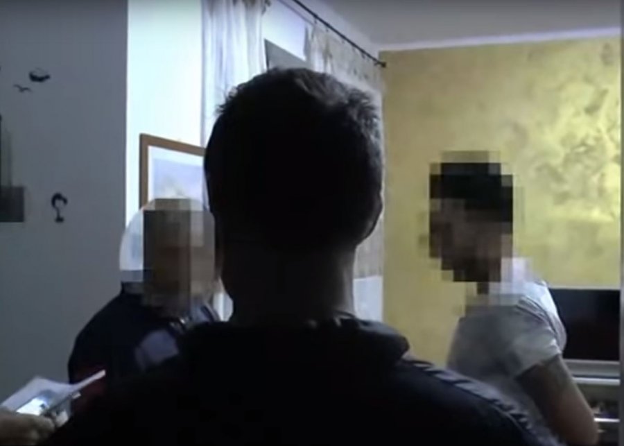 EMRI/ Trafikanti shqiptar humb ndjenjat në gjykatën italiane