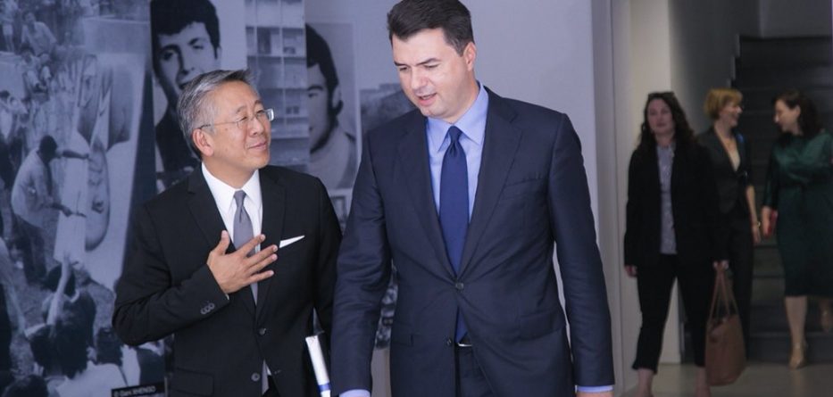 Basha zhvillon takim lamtumire me Donald Lu