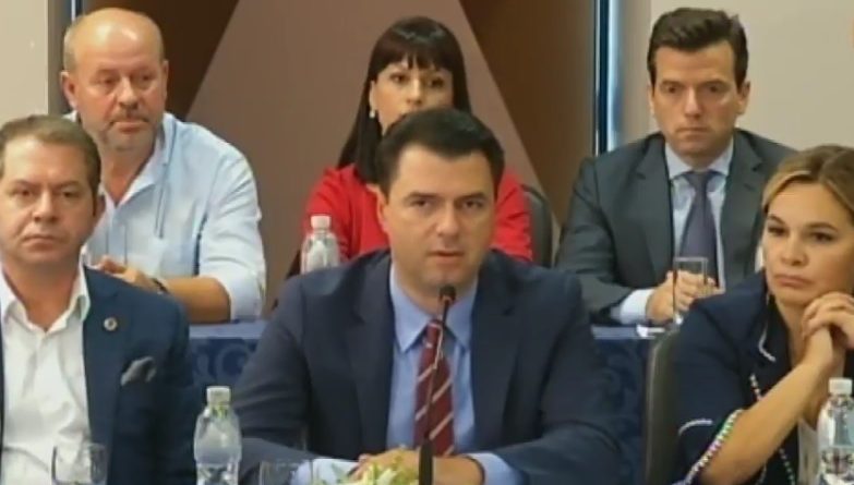 Basha nga Vlora: Qytetarët të mobilizohen për çlirimin e Parlamentit