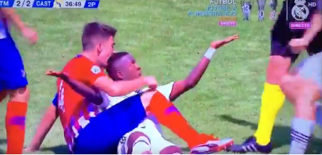 Çmendet lojtari i Atleticos, kafshon në kokë talentin e Real Madridit