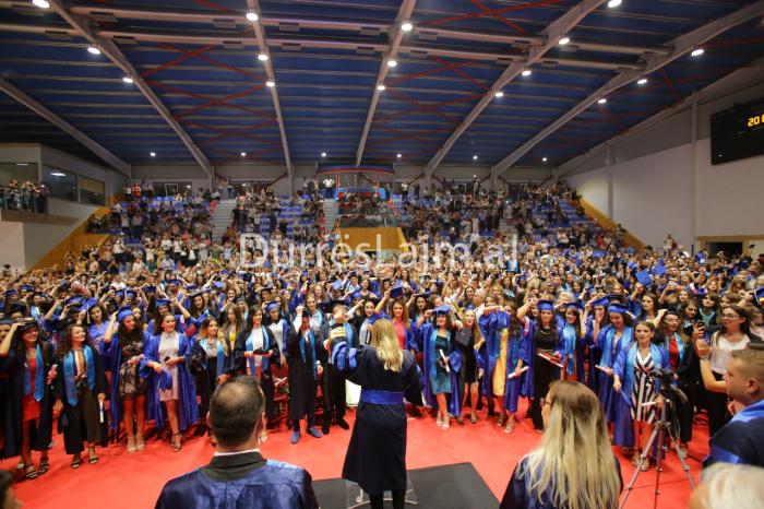 Ceremonia e Diplomimit e Gjeneratës së 10-të në UAMD, vlerësim i veçantë për disa studentë (VIDEO+FOTO)