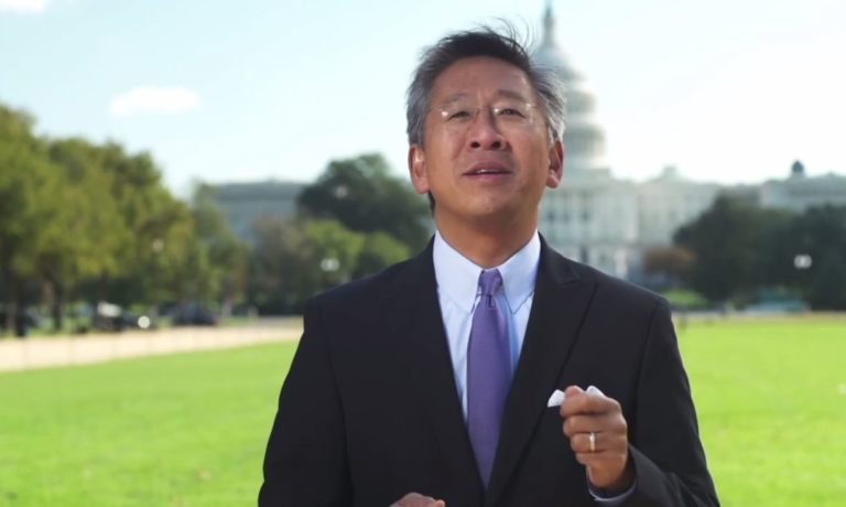 Në prag të largimit, Donald Lu jep një mesazh për demokracinë: Ka konflikte e polemika