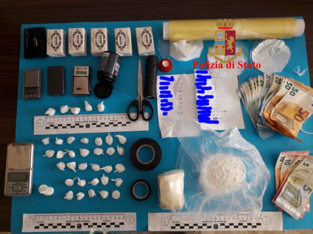 I riu shqiptar kapet me 100 mijë euro kokainë