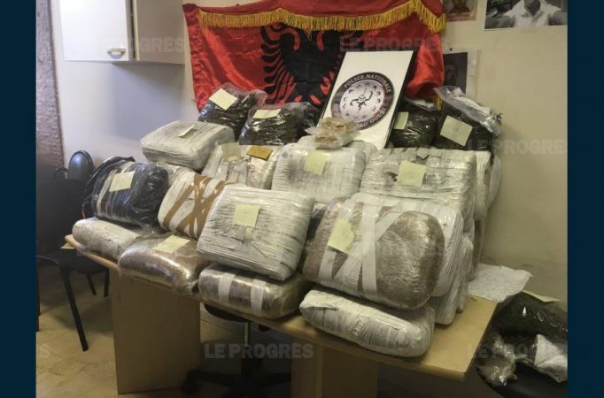 Kapet në Francë 1 mln euro drogë me flamurin shqiptar