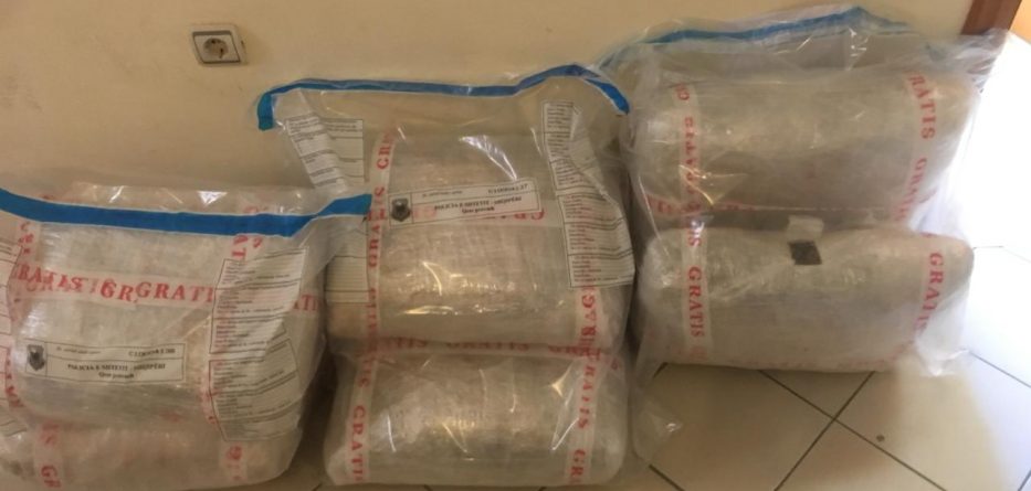 Trafikonin drogë drejt Greqisë, dy të arrestuar (EMRAT)