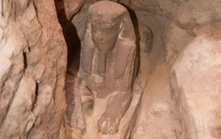 Zbulohet sfinksi antik