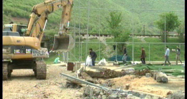 Nis shembja e ndërtimeve në Jalë, banorët e indinjuar: S’jemi njoftuar