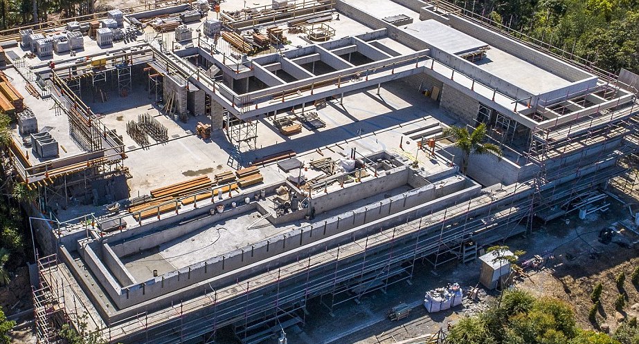 Shtëpi apo fabrikë?! (FOTO)