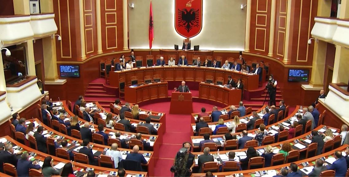 Sot rikthehet “sherri”! Priten debate në Kuvend