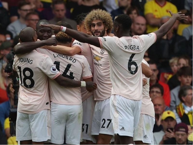 Lojtari i United godet me shuplakë tifozin