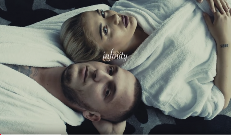 Mozzik dhe Loredana tërheqin vëmendjen e mediave ndërkombëtare me bashkëpunimin e tyre