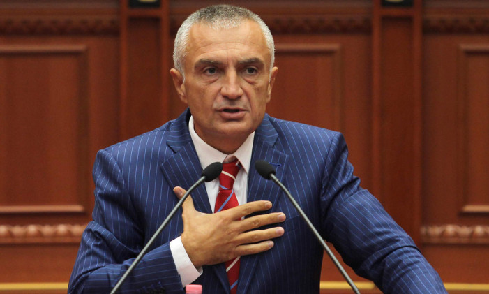 A do ta kthejë maxhoranca dekretin për teatrin? Meta: Kuvendi është sovran