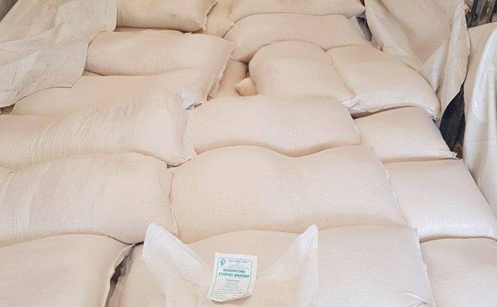 AKU bllokon 51 tonë miell misri për kafshë nga Serbia