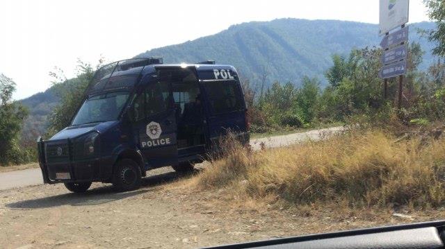 Thaçi në veri të Mitrovicës, ushtria serbe në gatishmëri të lartë