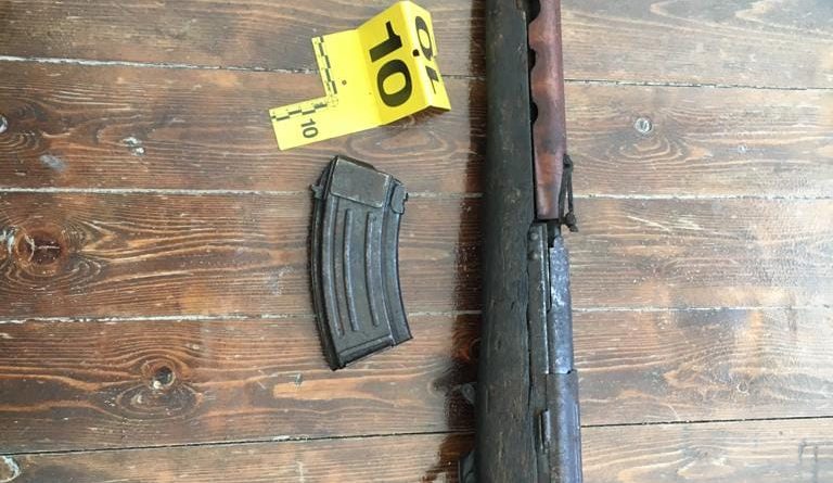 Xhaxhai tenton të vrasë nipin 22 vjeç pas sherrit të çastit