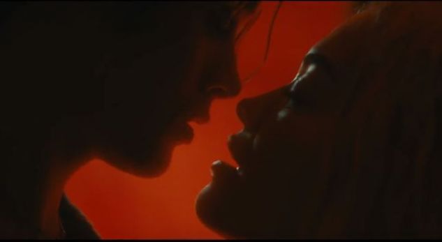 Rita Ora publikon videoklipin me skena të nxehta