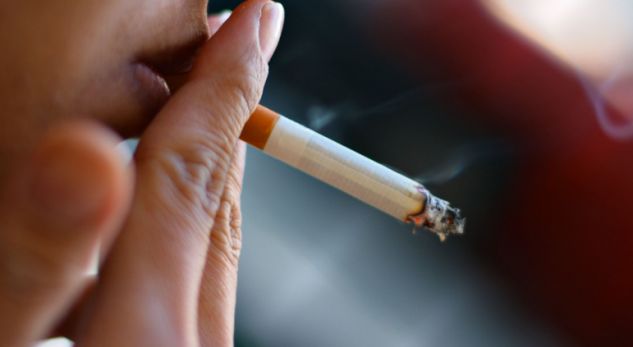 Ndotja e ajrit/ 7 cigare në ditë i “pini” edhe nëse s’bleni paketë