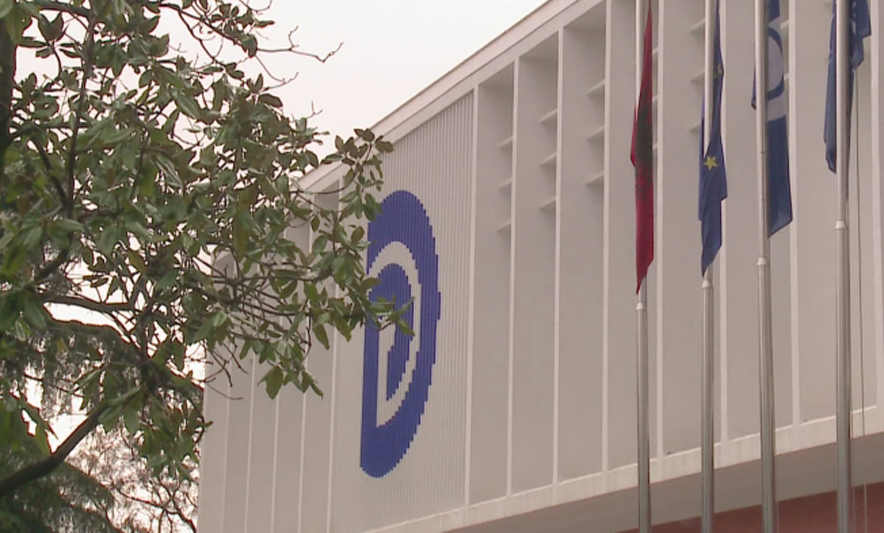 Kuvendi nis me bojkot, PS shtyn “Teatrin”, PD e LSI zhvendosen në Shkodër