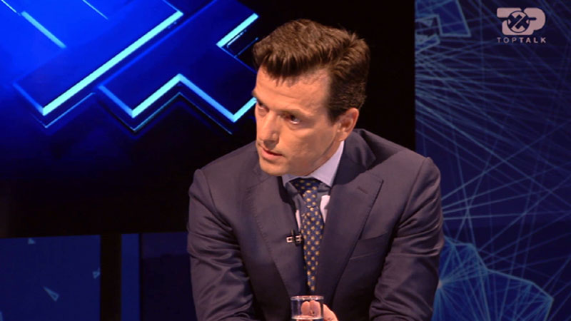 Deputeti demokrat shpjegon ndryshimin mes sipërmarrësit dhe oligarkut