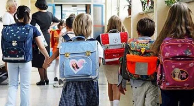 Nis shkolla, 480 mijë nxënës ulen sot në banka