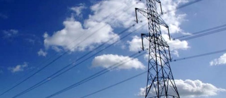 EMRI/ 42-vjeçari hip në shtyllën e tensionit, kërcënon se do hidhet