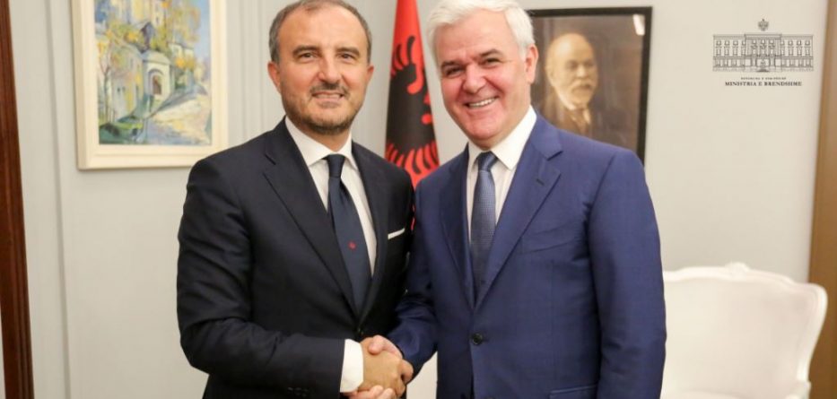 Ministri Xhafaj takon ambasadorin e BE, Luigi Soreca