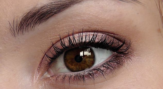 Personat me sy ngjyrë kafe janë…