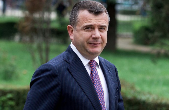 Flet sërish Balla: Luli dhe PD e duan vajzën e dhunuar, thjesht mish për top!