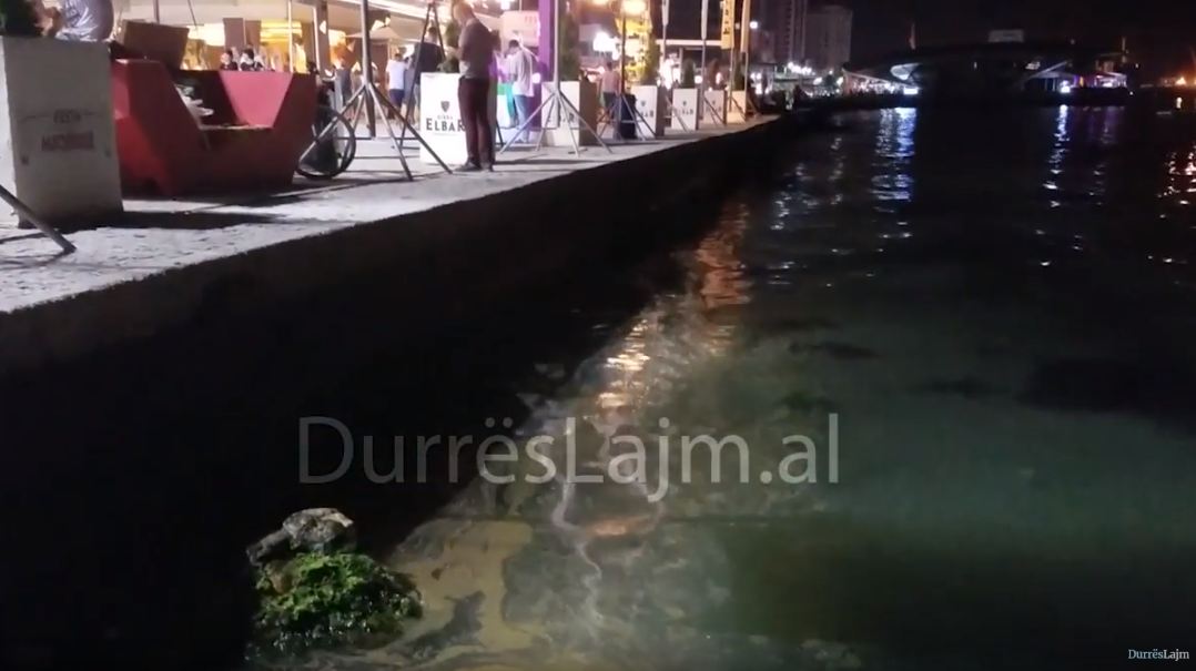 Ujërat e zeza vijojnë të derdhen në shëtitoren “Taulantia” (VIDEO)
