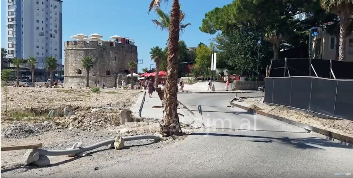 Çfarë iu ofroi “Veliera” e cunguar turistëve në Durrës (VIDEO)
