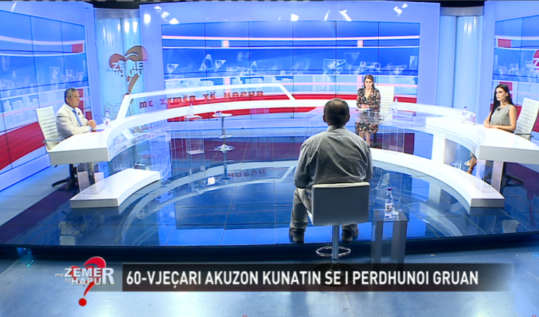 Vëlla e motër përplasen live në emision: Kunati më përdhunoi gruan