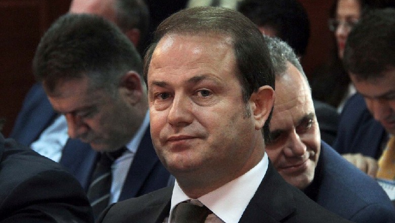 Gjin Gjoni ia ‘mbathi’ pasi i mbaroi mandati në KLD