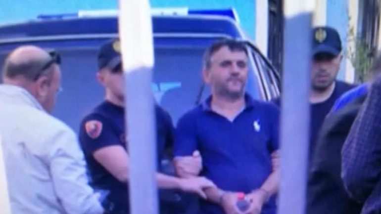 Frikë nga hakmarrja, largohen familjarët e autorit të masakrës së trefishtë