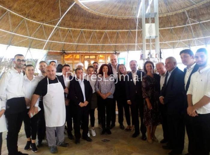 Opozita kërkon arrestimin e tij, Dako shfaqet përkrah Ramës (FOTO)