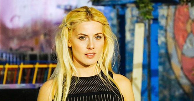 Olta Gixhari provokon në divan! (FOTO)